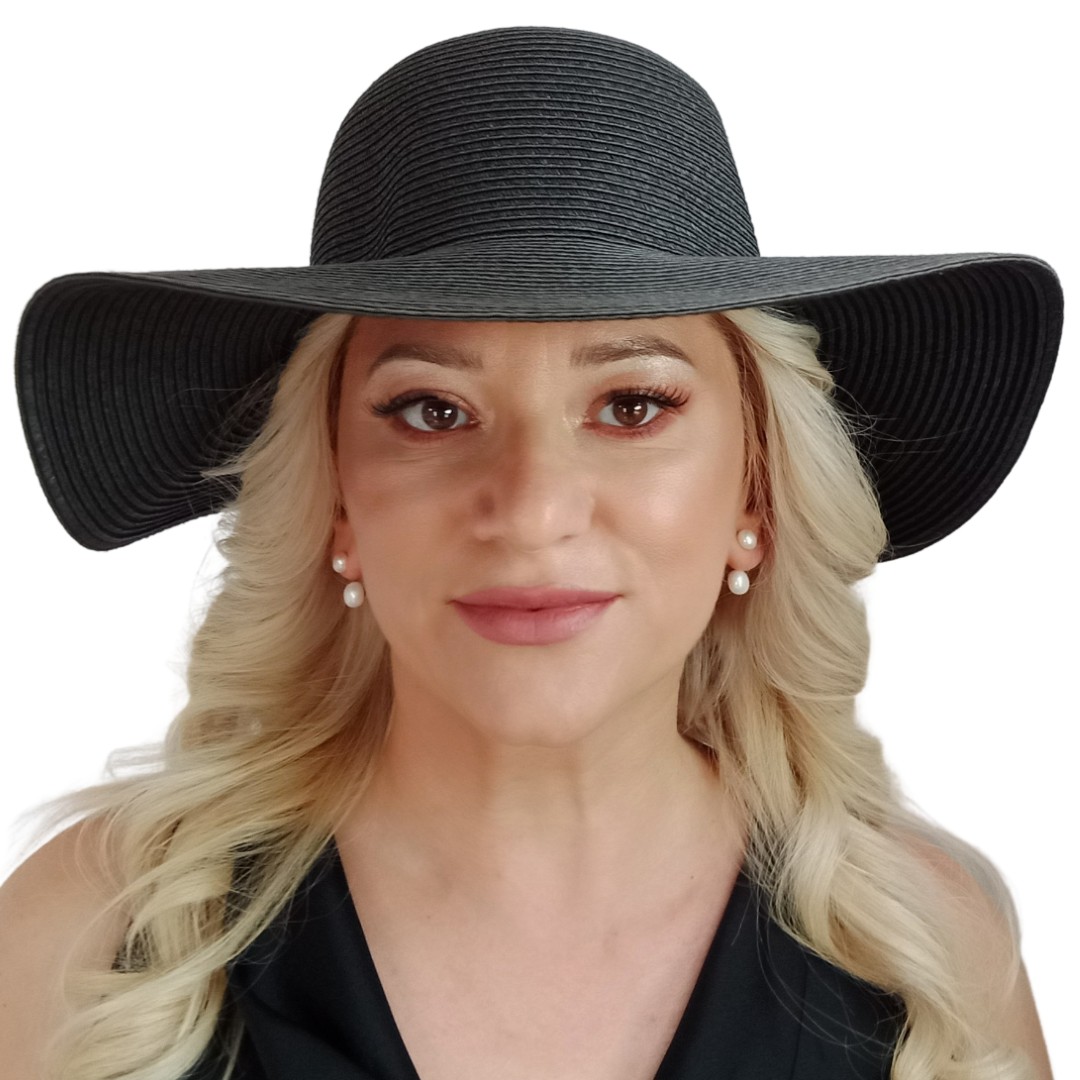 Cercei perle albe Double, pălărie neagră – vedere frontală 2